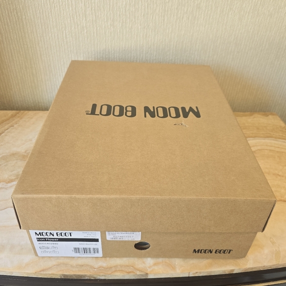 Moon Boot Icon Flower Moon Boots Floral Boots Black White Flowers - Picture 7 of 16